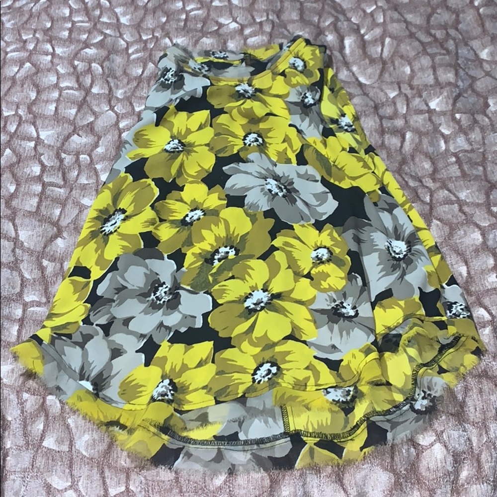Sleeveless top with gray and yellow flowers